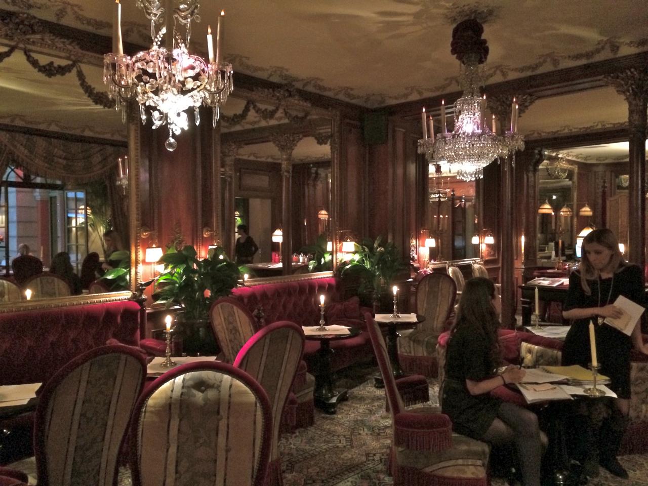 Paris - Café Rue du Faubourg Saint Honoré