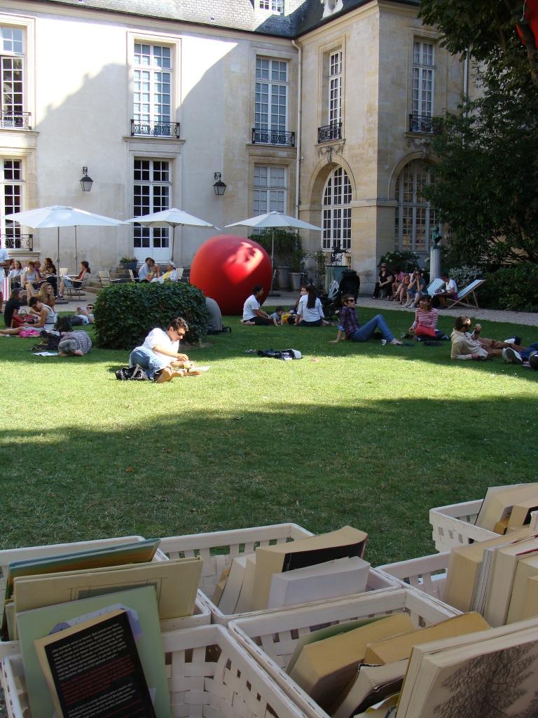 Paris 3e - jardin de lecture 3