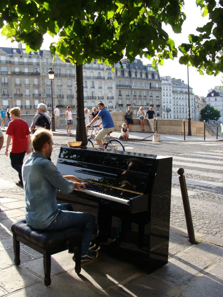 Paris 4e- Ile Saint Louis - piano
