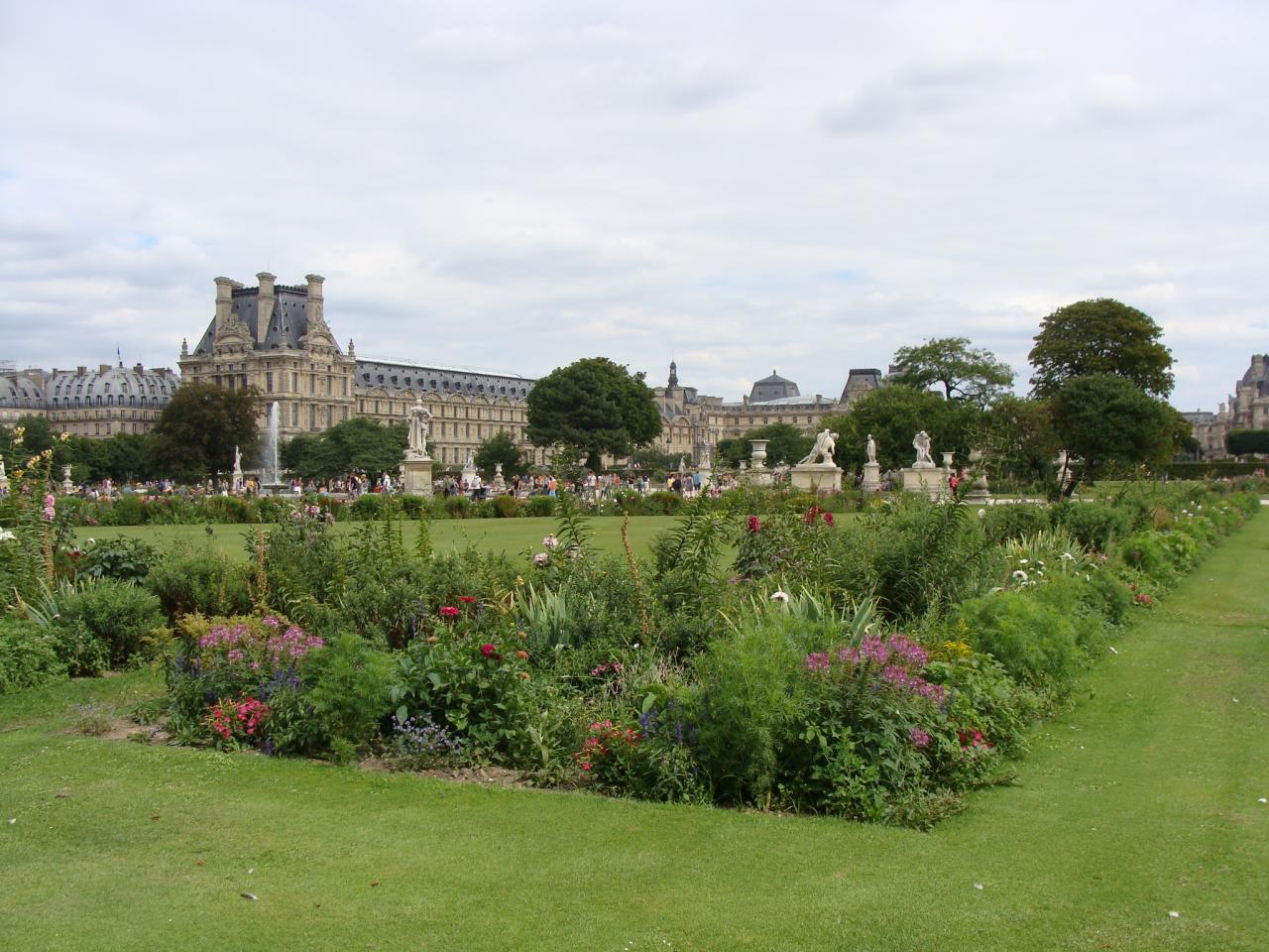 Paris - Jardin des Tuileries - Louvre2