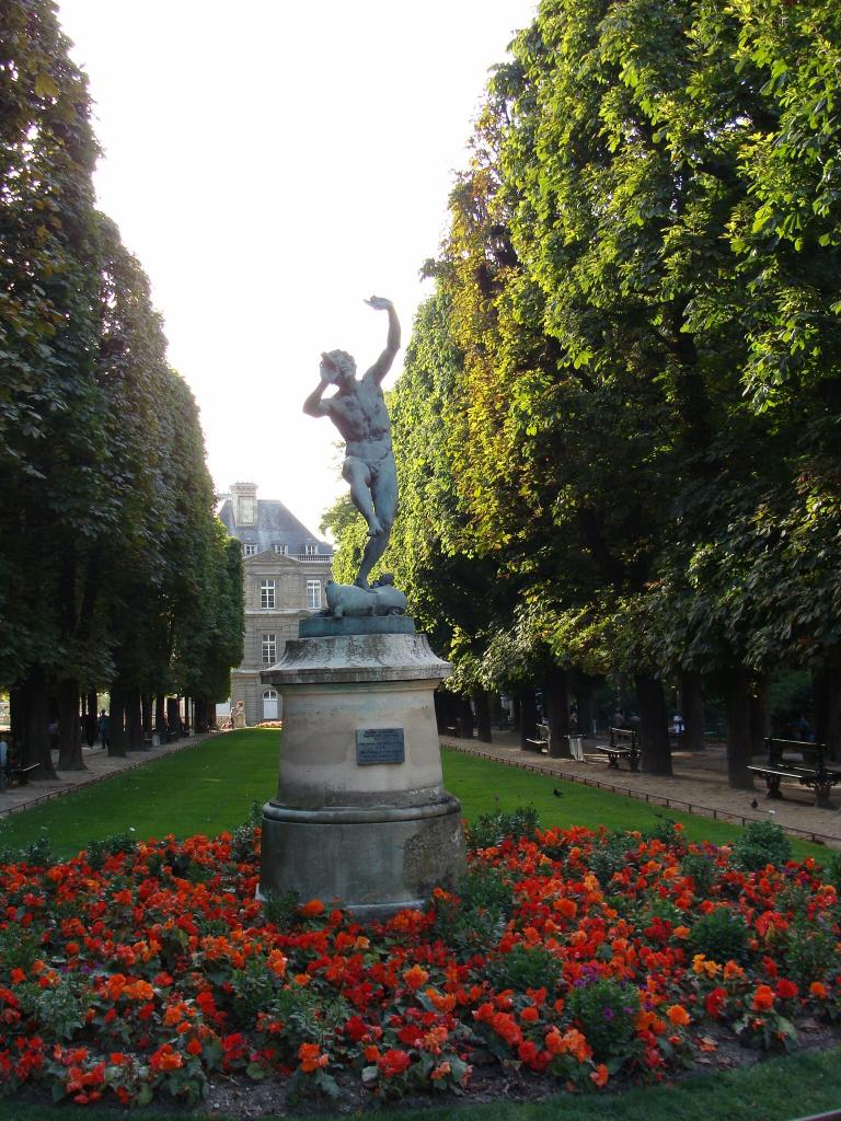 Paris - Jardin du Luxembourg - Acteur grec